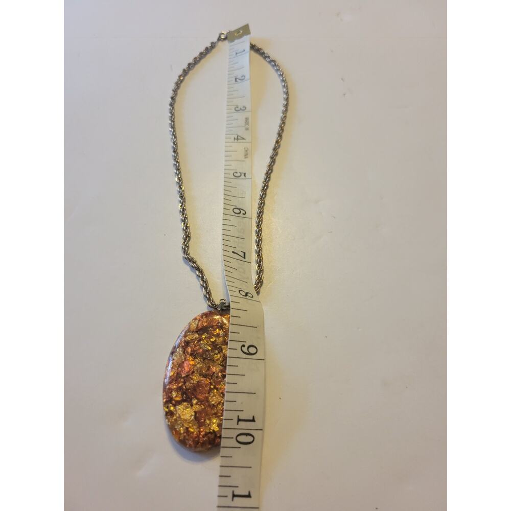 Vintage Estate Necklace Orange Gold‎ flake Cabochon Oval Resin Pendant Jewelry - Picture 3 of 6